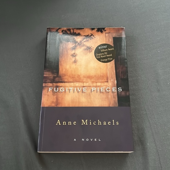 Fugitive Pieces by Anne Michaels, almost like new - Picture 8 of 9